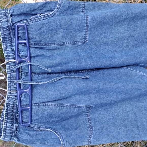 Capris - Picture 2 of 7